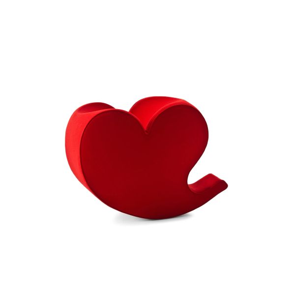 La poltrona a dondolo a forma di cuore Soft Heart, ideata da Ron Arad per Moroso nel 1991 e appartenente alla collezione Big Easy,la rendono un oggetto di design non convenzionale, capace di aggiungere un tocco di originalità e vivacità a qualsiasi ambien