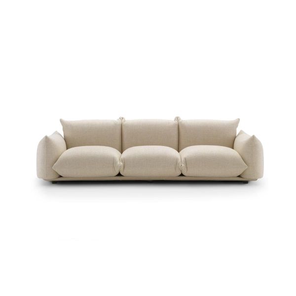 Il divano a 3 posti Marenco di Arflex è un'elegante e confortevole soluzione per il tuo salotto, caratterizzata da un design moderno e accattivante.