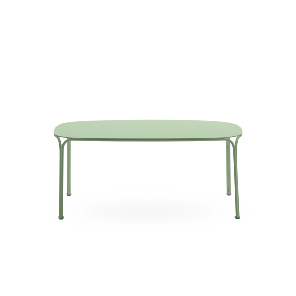 Il tavolino  verde HIRAY di Kartell, disegnato da Ludovica e Roberto Palomba, gioca con il metallo, uno dei materiali più importanti nella ridefinizione green del catalogo, lavorandolo con la tecnica del filo saldato.